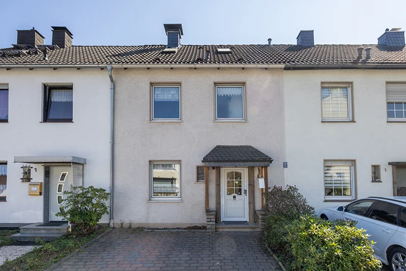 Ein Zuhause zum Gestalten: Reihenmittelhaus mit Garten in ruhiger Wohngegend